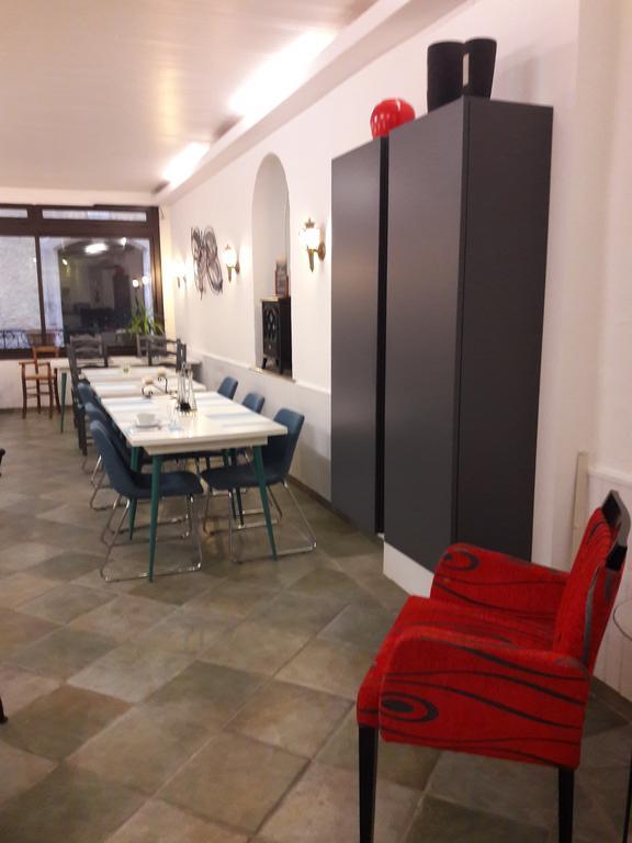 Hotel" La Tour De L'Horloge " Rivesaltes Kültér fotó